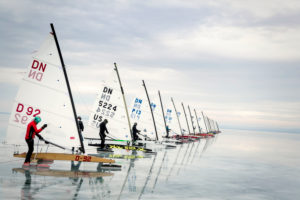 ice sailing European Championship on the Balaton / Balaton in Hungary, The participants of the regatta are on starting position and waiting for the starting gun. The start is in the middle of the ice about 5 km from the country. ice sailing European Championship on the Balaton / Balaton in Hungary, The participants of the regatta are on starting position and waiting for the starting gun. The start is in the middle of the ice about 5 km from the country.